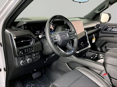 New 2026 GMC Yukon Elevation w/ Elevation Premium Package AWD/4WD image 8