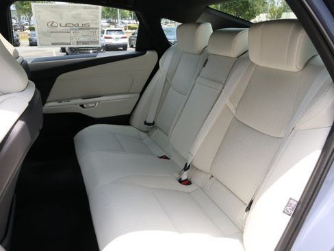 New 2026 Lexus ES 350e FWD image 33