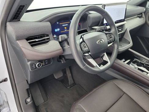 Used 2025 Ford Explorer Platinum w/ LUX Leather Package AWD/4WD image 22
