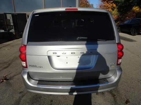Used 2017 Dodge Grand Caravan GT image 5