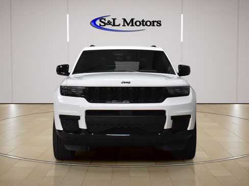 Used 2024 Jeep Grand Cherokee L Altitude AWD/4WD image 2