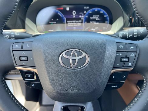 New 2026 Toyota Crown Signia AWD/4WD image 17