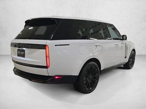 New 2026 Land Rover Range Rover SE image 5