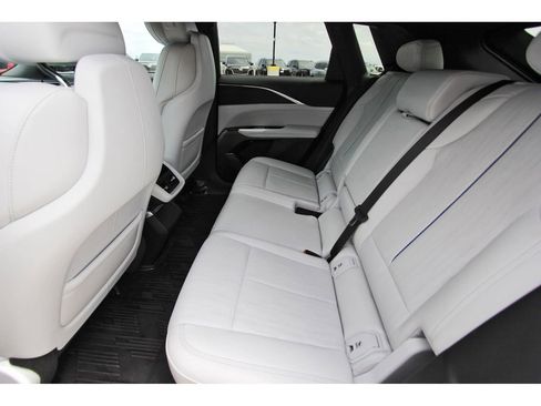 Certified 2024 Cadillac Lyriq Luxury RWD image 7