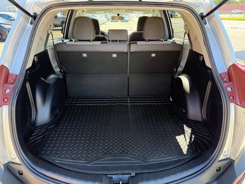 Used 2013 Toyota RAV4 LE AWD/4WD image 20