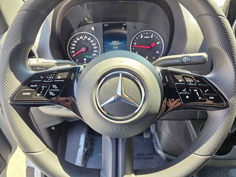 Used 2025 Mercedes-Benz Sprinter 2500 image 23