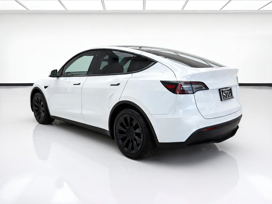Used 2022 Tesla Model Y Long Range AWD/4WD image 6