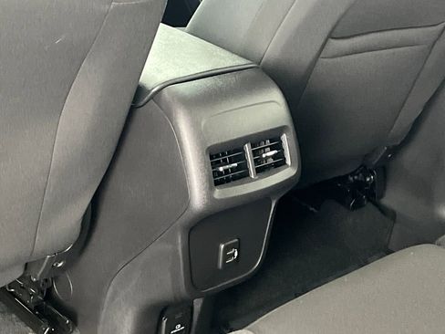 Used 2024 Chevrolet Equinox LT image 42