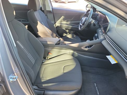 New 2025 Hyundai Elantra SEL image 16