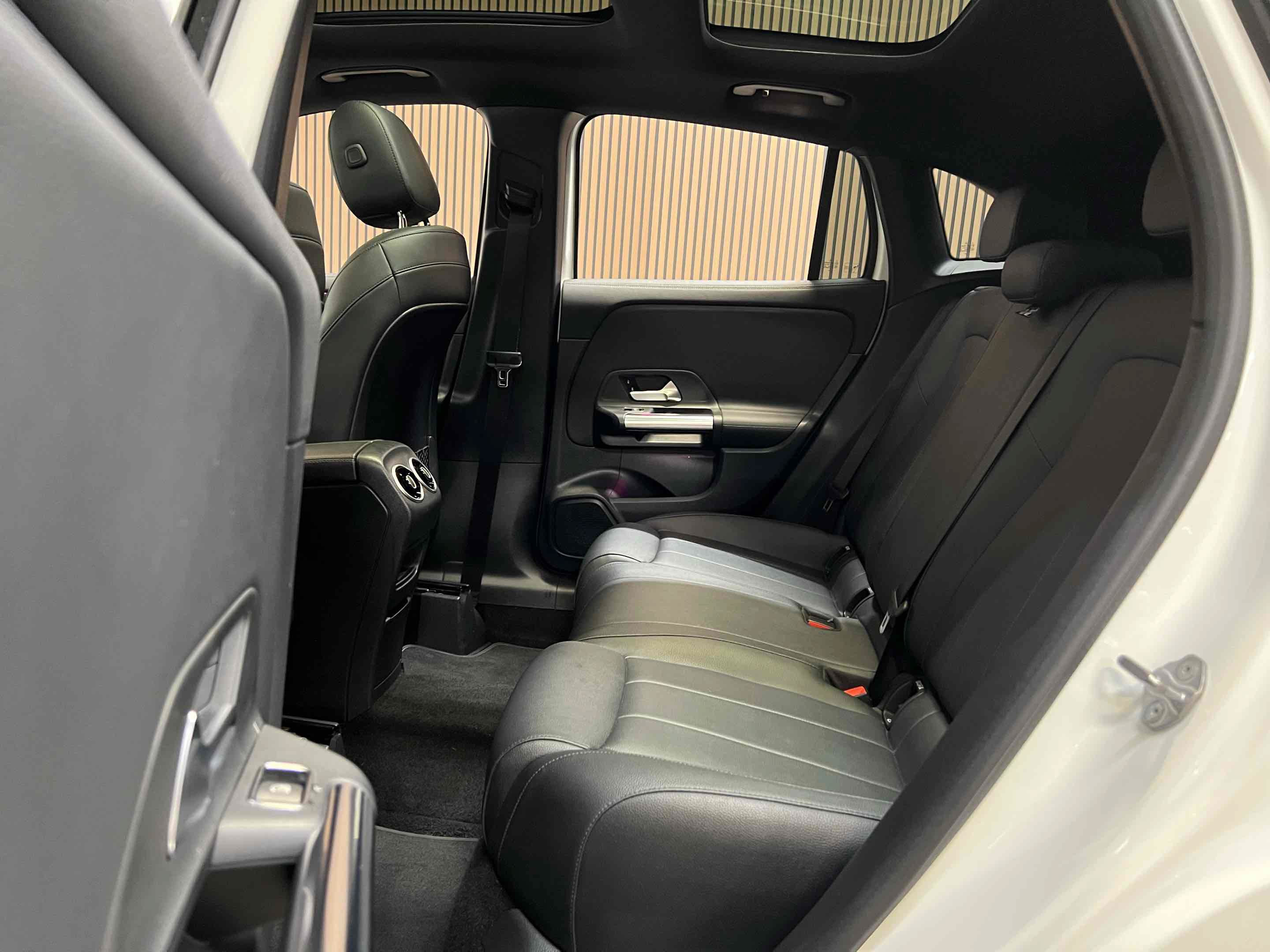 Used 2021 Mercedes-Benz GLA 250 4MATIC w/ Premium Package image 40