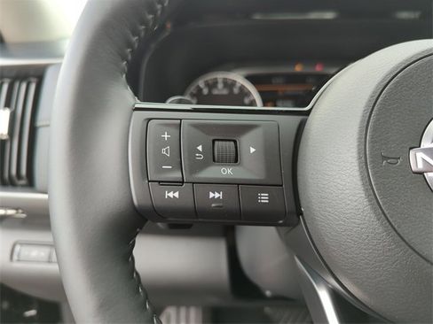 New 2025 Nissan Pathfinder SL image 38