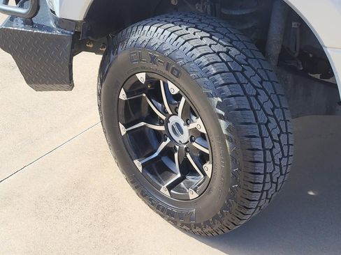 Used 2019 Ford F250 XLT w/ XLT Value Package image 11