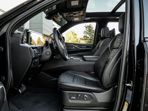 Used 2023 Cadillac Escalade V image 34