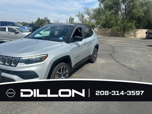 Used 2025 Jeep Compass Limited w/ Elite Group AWD/4WD image 9