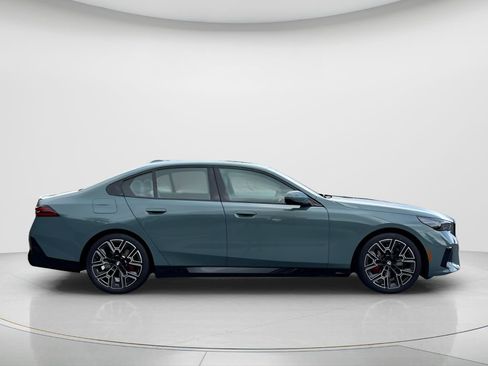 New 2027 BMW 530i xDrive w/ M Sport Package AWD/4WD image 4