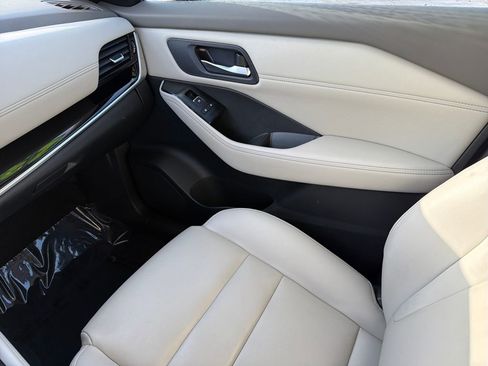 Used 2023 Nissan Rogue SL image 31