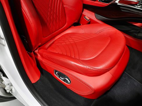 Used 2021 Aston Martin DBX AWD/4WD image 46