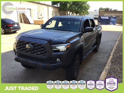 Used 2021 Toyota Tacoma TRD Off-Road w/ TRD Premium Off Road Package AWD/4WD image 1