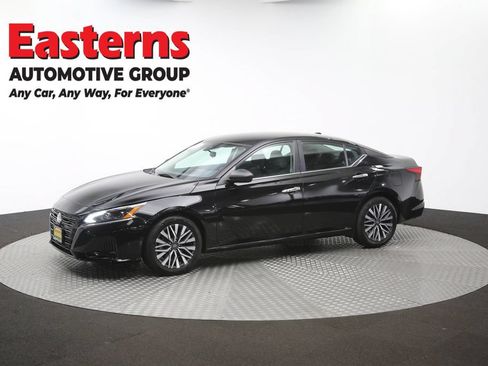 Used 2024 Nissan Altima 2.5 SV FWD image 57