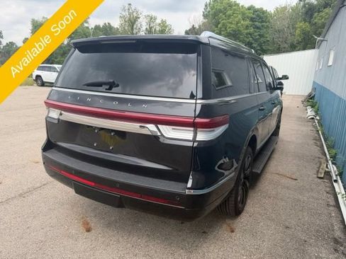 Used 2023 Lincoln Navigator L Reserve w/ Equipment Group 201A AWD/4WD image 5
