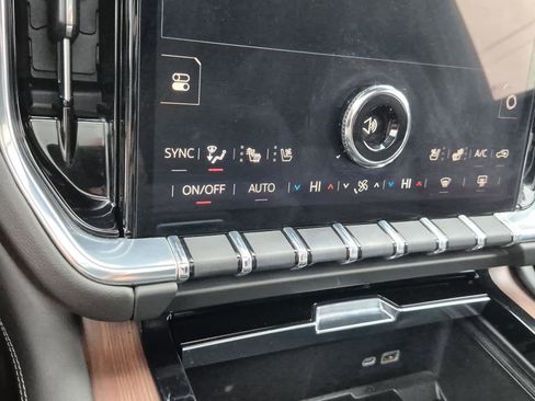 Certified 2025 GMC Yukon Denali w/ Denali Reserve Package image 38