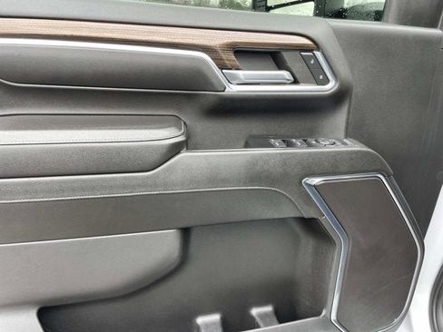 Used 2024 Chevrolet Silverado 2500 LT image 17