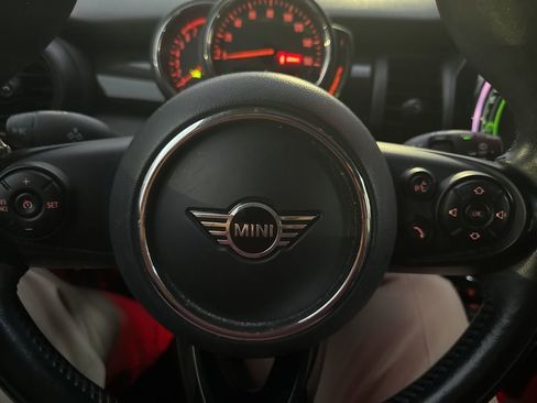 Used 2019 MINI Cooper 4-Door Hardtop image 23