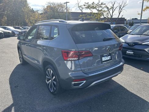 Used 2022 Volkswagen Taos SE image 6