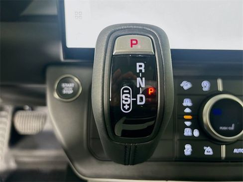 New 2026 Land Rover Defender 110 S image 18