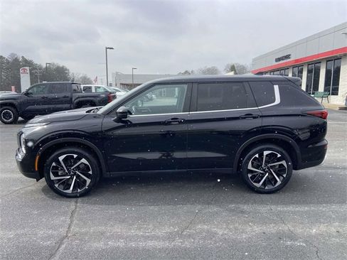 Used 2024 Mitsubishi Outlander SE image 6