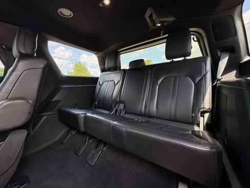 Used 2020 Ford Expedition Limited RWD image 13