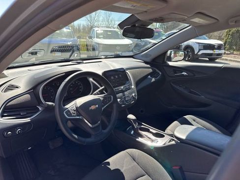 Used 2023 Chevrolet Malibu RS FWD image 19