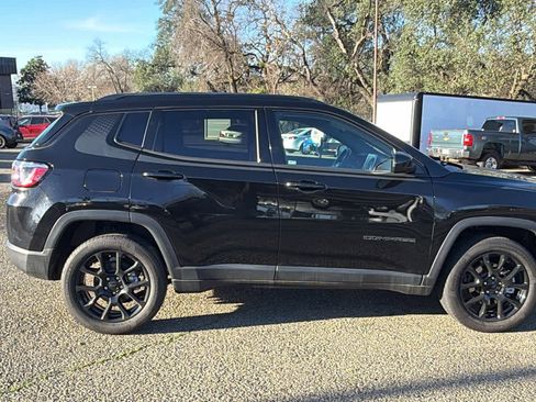 Used 2022 Jeep Compass Altitude w/ Convenience Group image 4