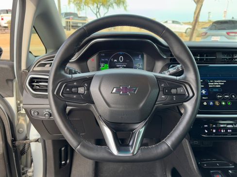 Used 2023 Chevrolet Bolt LT w/ Infotainment Package image 20