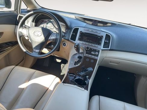 Used 2010 Toyota Venza FWD image 10