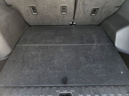 Used 2024 GMC Terrain SLE image 33