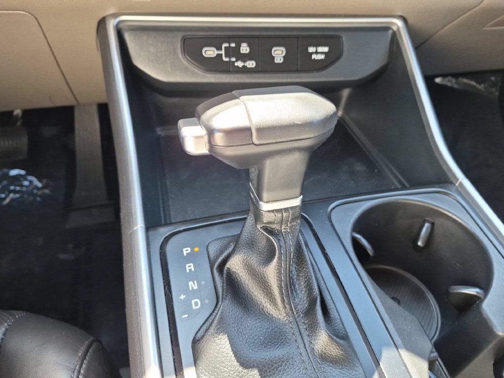 Used 2025 Kia Carnival FWD image 20