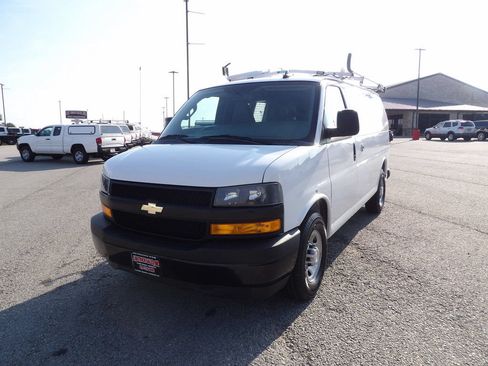 Used 2018 Chevrolet Express 2500 w/ Driver Convenience Package RWD image 55
