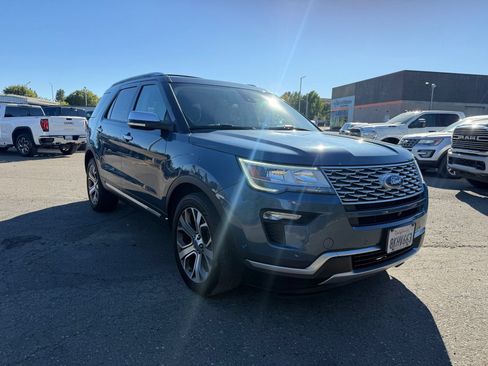 Used 2019 Ford Explorer Platinum AWD/4WD image 7