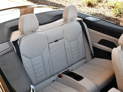 Used 2024 BMW M440i Convertible w/ Premium Package image 17