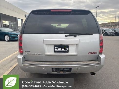 Used 2012 GMC Yukon XL Denali image 7