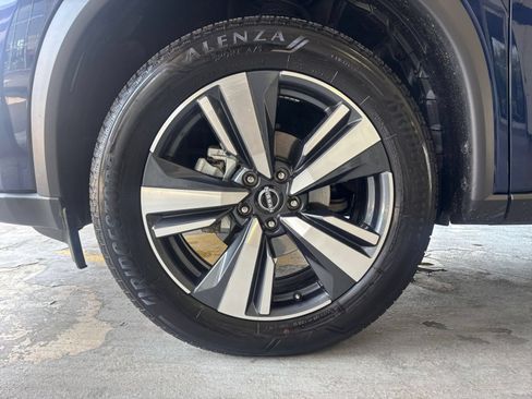 Used 2026 Nissan Rogue SL FWD image 32