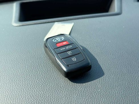 Used 2025 Toyota Grand Highlander AWD image 29