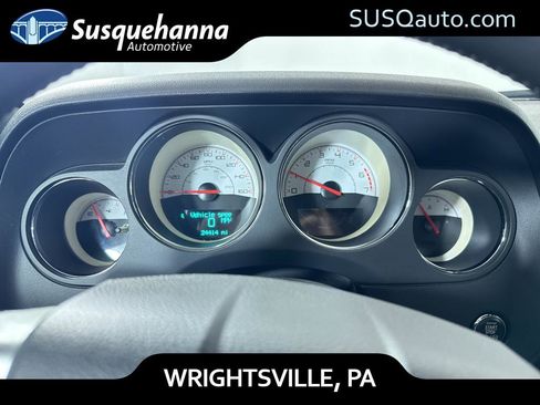 Used 2014 Dodge Challenger R/T image 11