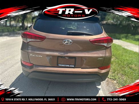 Used 2017 Hyundai Tucson SE Plus AWD/4WD image 6