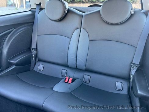 Used 2010 MINI Cooper Hardtop FWD image 13