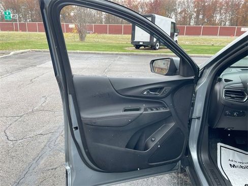 Certified 2024 Chevrolet Equinox RS w/ LPO, Floor Liner Package image 23