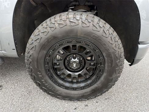 Used 2022 Chevrolet Silverado 1500 RST w/ Z71 Off-Road Package AWD/4WD image 11