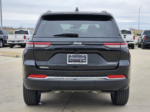 New 2026 Jeep Grand Cherokee Laredo image 8