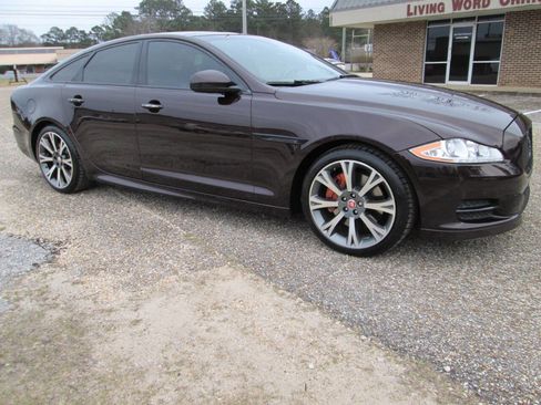 Used 2015 Jaguar XJ image 68